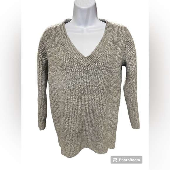 Forever 21 Women’s v-neck sweater size Med - Picture 1 of 4